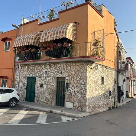 Dimora Cuoccio Bed & Breakfast Bari Bagian luar foto