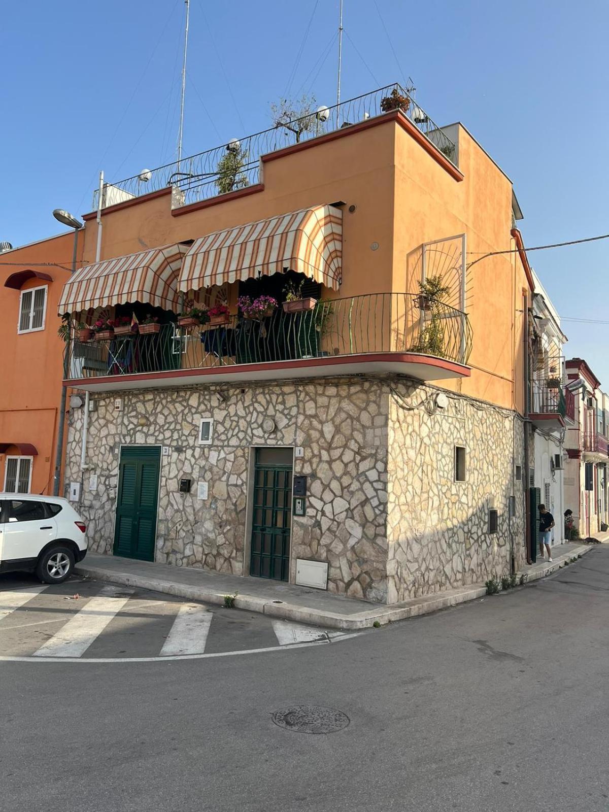 Dimora Cuoccio Bed & Breakfast Bari Bagian luar foto
