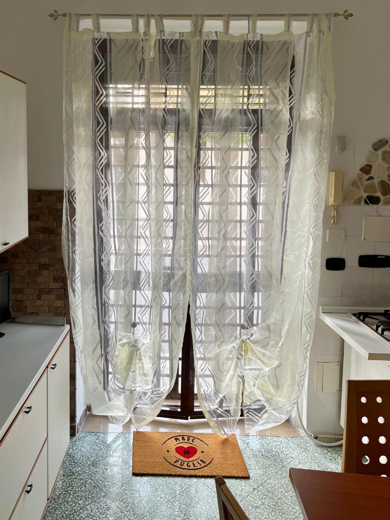 Dimora Cuoccio Bed & Breakfast Bari Bagian luar foto