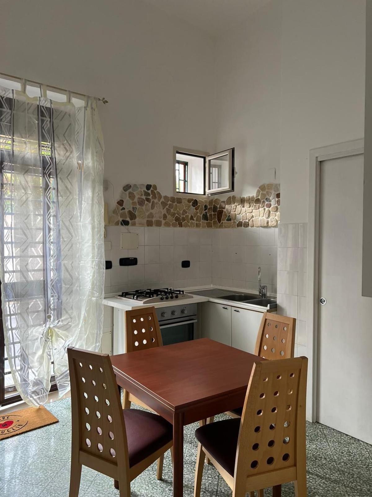 Dimora Cuoccio Bed & Breakfast Bari Bagian luar foto